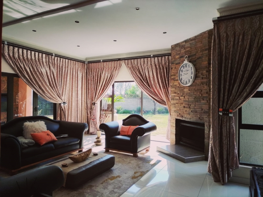 5 Bedroom Property for Sale in Mmabatho Unit 6 North West